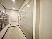 宅配ボックス有。お仕事やお出かけで荷物が受け取れない時も大変便利です。