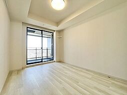 過ぎ行く時間をゆったりと感じることができる落ち着いたお部屋。プライベートな時間を満喫できます。