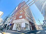 落ち着いた印象の外観。永く大切に住まわれてきた風格があります。快適で贅沢な暮らしを。