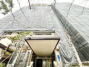 いくつもの季節が過ぎ去り、人々の想い出を見守り続けて来た本邸宅。人生を楽しむための住まいになりました。