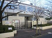 港区立本村小学校 450m