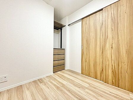 各居室にクローゼットをご用意。タンスなどを置かなくてもいいので、お部屋を広く使うことができます。