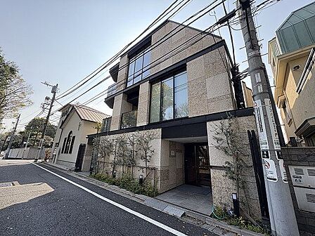 流行に左右されず、将来にわたって価値が継続する「上質」な佇まい。安らぎに満ちた豊かな住環境。