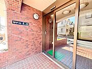 帰宅されるご家族や、訪れる方を優しく迎える・安らぎに満ちた生活空間を予感させてくれます。