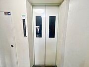 エレベーター完備。