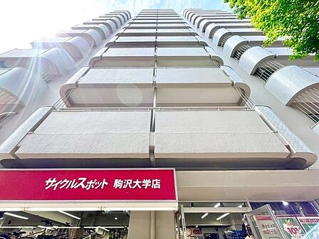 落ち着いた色合いの外観。温かみのある色合いが全体を包み、やさしい雰囲気を感じます。