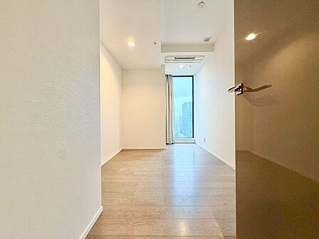 自分だけのプライベート空間。ぬくもりを感じることができる明るい居室です。