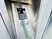 オートロック機能付で、安心のセキュリティ。毎日の暮らしを優しくサポートしてくれます。