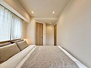 過ぎ行く時間をゆったりと感じることができる落ち着いたお部屋。プライベートな時間を満喫できます。