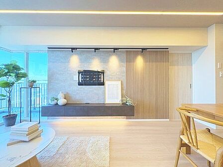 豊かな居住性と、クオリティが見事に調和した住空間は、住まうことの喜びを感じさせてくれます。