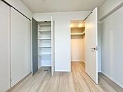 一日の中で多くの時間を過すことになる住まいだからこそ、いつも穏やかな空間であるように心掛けています。
