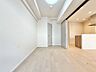 寝室：ナチュラルカラーのフローリングのお部屋は、温かみを感じさせリラックスをもたらす効果があります。