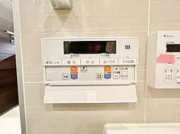 おふろの「おいだき」ができるリモコン。多彩な機能満載のリモコンは、毎日のお湯ライフをより楽しく便利に。