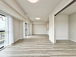 陽光が柔らかに差し込む空間で、穏やかな毎日をお過ごしいただけます。
