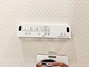 快適な生活を送るための洗浄機能付トイレ。おしり洗浄・ビデ洗浄・暖房便座の機能を標準装備しています。