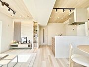 会話が弾むリビング、料理が愉しくなるキッチン。家は、ただ生活する場ではなく、暮らしを愉しく、快適に。