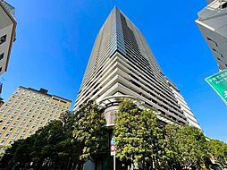 美しい外観が上質な邸宅への期待感を高めながら、住まう方や訪れる方をエスコートします。