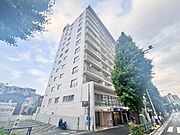 「行ってきます」と「ただいま」が自然に交わされる。家のあちこちから、賑やかなひとコマが溢れ出す。