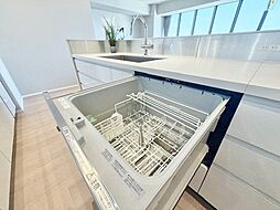 片付けの負担を軽減。様々なシーンで家事の時短に役立つ食洗機付。