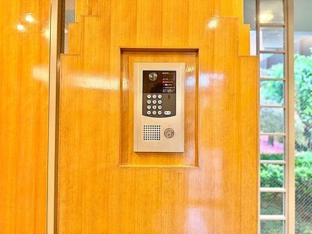 オートロック機能付で、安心のセキュリティ。毎日の暮らしを優しくサポートしてくれます。