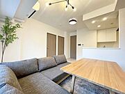 豊かな居住性と、クオリティが見事に調和した住空間は、住まうことの喜びを感じさせてくれます。