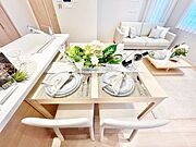会話が弾むリビング、料理が愉しくなるキッチン、活力を養うベッドルーム。安らぎの日々のために。