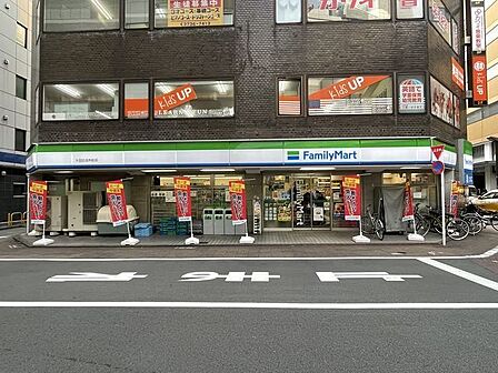 ファミリーマート大田区役所前店 100m