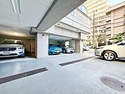 敷地内駐車場。