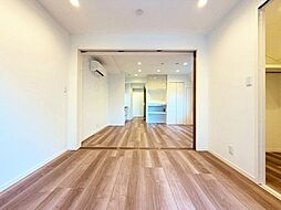 過ぎ行く時間をゆったりと感じることができる落ち着いたお部屋。静かな環境でリラックスタイムを。