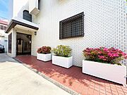 帰宅されるご家族や、訪れる方を優しく迎える・安らぎに満ちた生活空間を予感させてくれます。