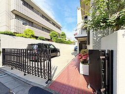 敷地内駐車場。