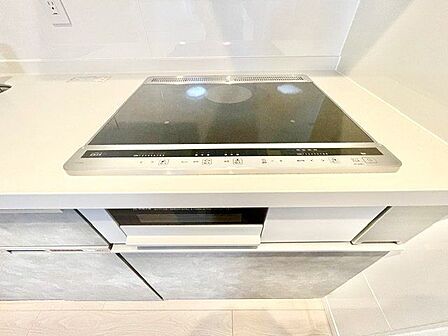ガスコンロに比べてサッと掃除ができるお手入れ簡単なIHクッキングヒーター。