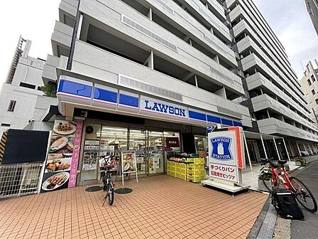 ローソン目黒大橋二丁目店 180m