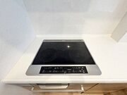 ガスコンロに比べて、サッと掃除ができるお手入れ簡単なIHクッキングヒーター。