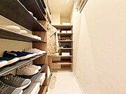 大型のシューズインクローゼット付き！靴集めが趣味の方にオススメです。
