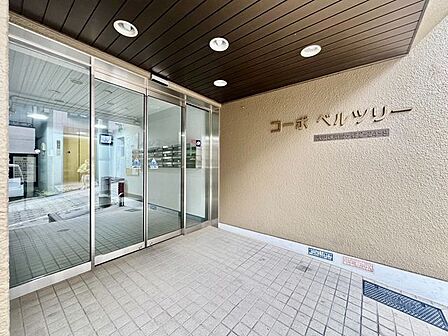 帰宅されるご家族や、訪れる方を優しく迎える・安らぎに満ちた生活空間を予感させてくれます。