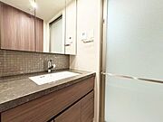 一日の始まりと終わりを心地よく演出してくれる、多彩な機能が備えられたパウダールーム。