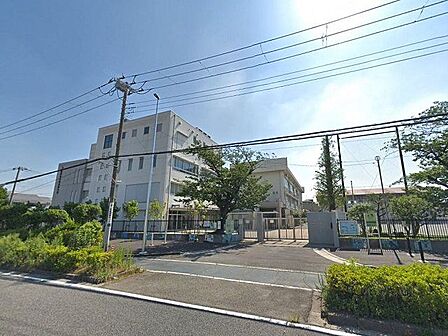 川崎市立旭町小学校 650m