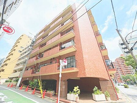 利便性に優れ、自然にも恵まれた穏やかな暮らしが叶う住環境となっています。