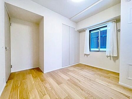 木のぬくもりを感じられる穏やかな空間。静かな環境でリラックスタイムを。