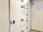 宅配ＢＯＸ。お仕事やお出かけで荷物が受け取れない時も大変便利です。