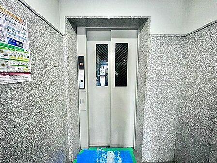エレベーター完備。