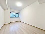 一日の疲れを癒してくれる洋室。時を忘れて過ごす空間。