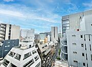 開放感のある眺望。開けた視界がどこまでも広がります。（空の加工を生成AIで行っています）