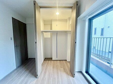 各居室にクローゼットをご用意。タンスなどを置かなくてもいいので、お部屋を広く使うことができます。