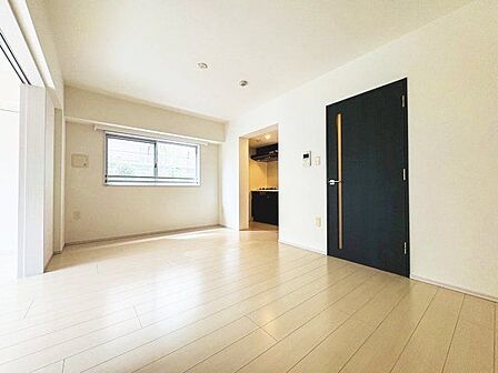 洗練されたデザインと機能性が織りなすこだわりの住空間。ゆったりとした時間をお過ごしください。