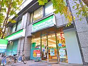 ファミリーマート大森ベルポート前店 150m