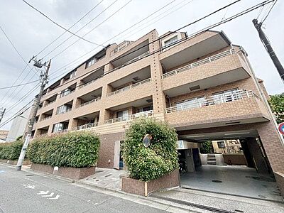 外観:流行に左右されず、将来にわたって価値が継続する「上質」な佇まい。 外観:流行に左右されず、将来にわたって価値が継続する「上質」な佇まい。