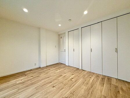 シンプル・イズ・ベストが基本。プレーンな空間を自分好みに。いつまでも快適に暮せる住まいへ。