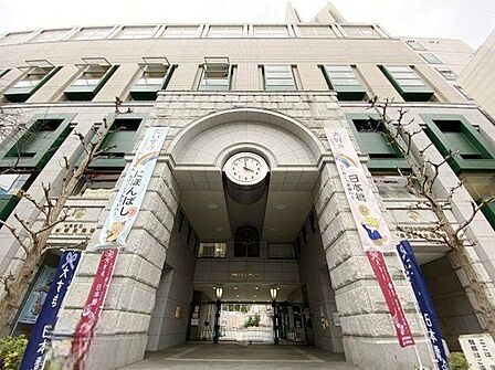 中央区立日本橋小学校 650m